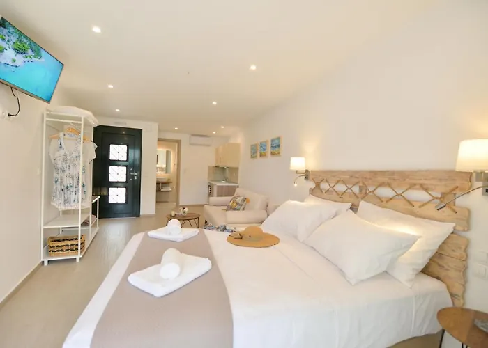 Meltemi Aparthotel 4*